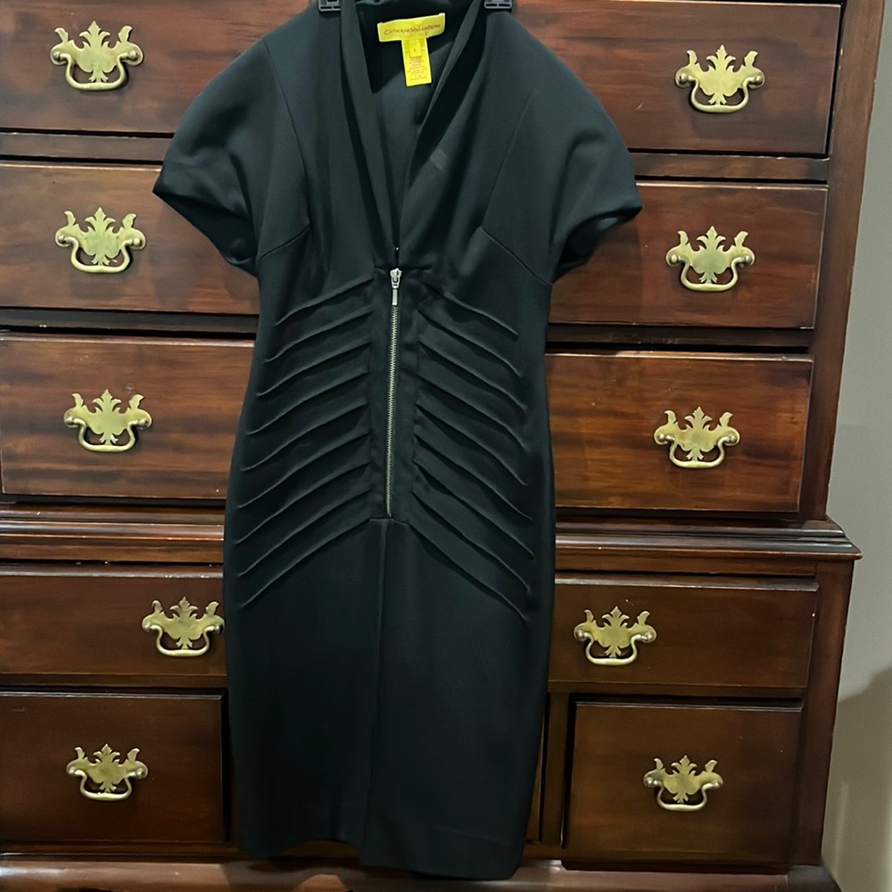 Catherine Malandrino  Petite Black. Detailed pleats Cap Sleeve, V Collared Dress